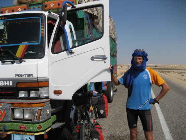 Grosszuegiger Mitsubishi Gemuesetransport